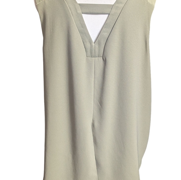 Lisa Rinna Sleeveless Top - Picture 5 of 5